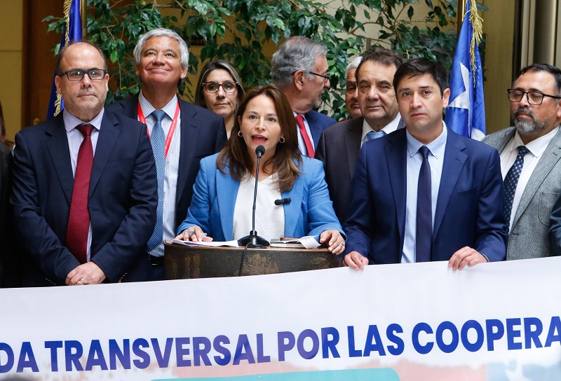 Joanna Pérez lidera parlamentarios que buscan potenciar desarrollo de cooperativas en Chile