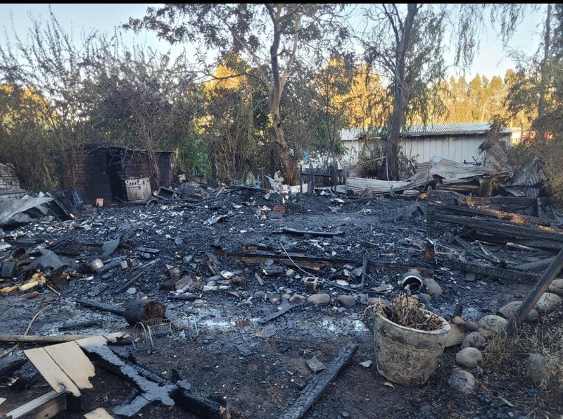 Los Ángeles: Dos viviendas resultaron destruidas tras incendio en sector Candelaria