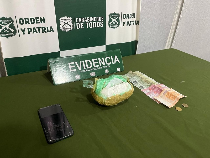 Cabrero: Medio kilo de droga fue encontrada al interior de mochila de pasajero de un bus